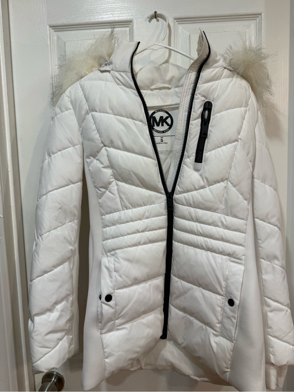 Michael Kors White Quilted Puffer Jacket with Faux Fur Hood Trim